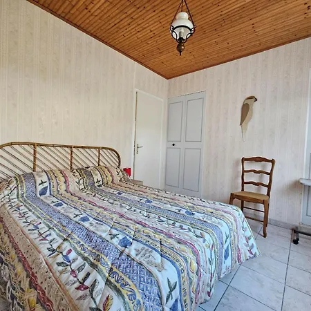 Calme Proche à - Fr-1-476-246 *