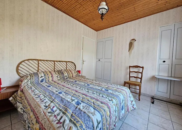 Calme Proche à - Fr-1-476-246 *